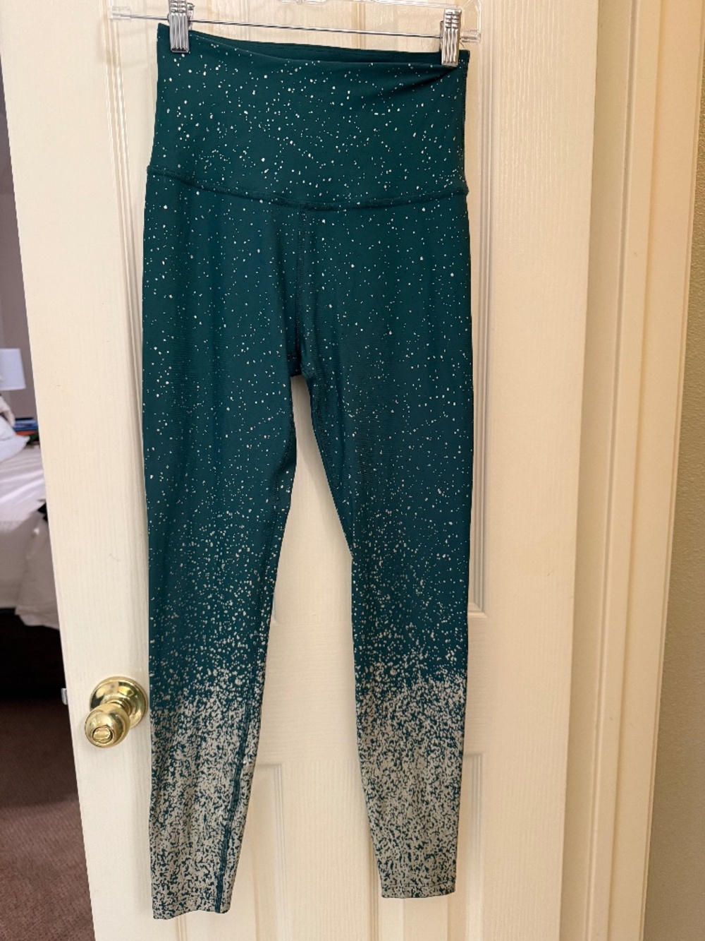 Beyond Yoga Ombre Foil Green and Gold Leggings, M